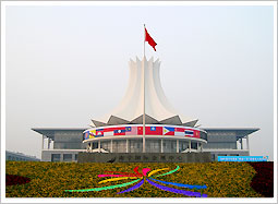 �ό����H��չ����